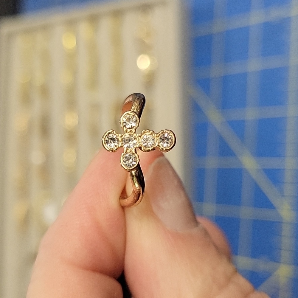 Cross Rhinestone Gold Tone Ring Size 6.5